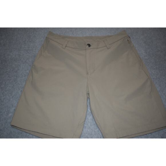 Lululemon Golf Shorts Mens Size 31 Wicking Performance Stretch Tan Zip Pocket - Picture 1 of 8